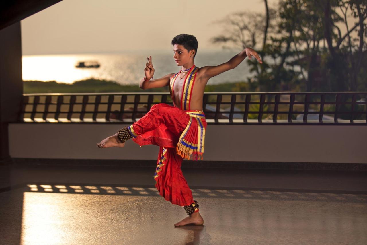 Niraamaya Wellness Retreats Backwaters And Beyond Kumarakom Buitenkant foto