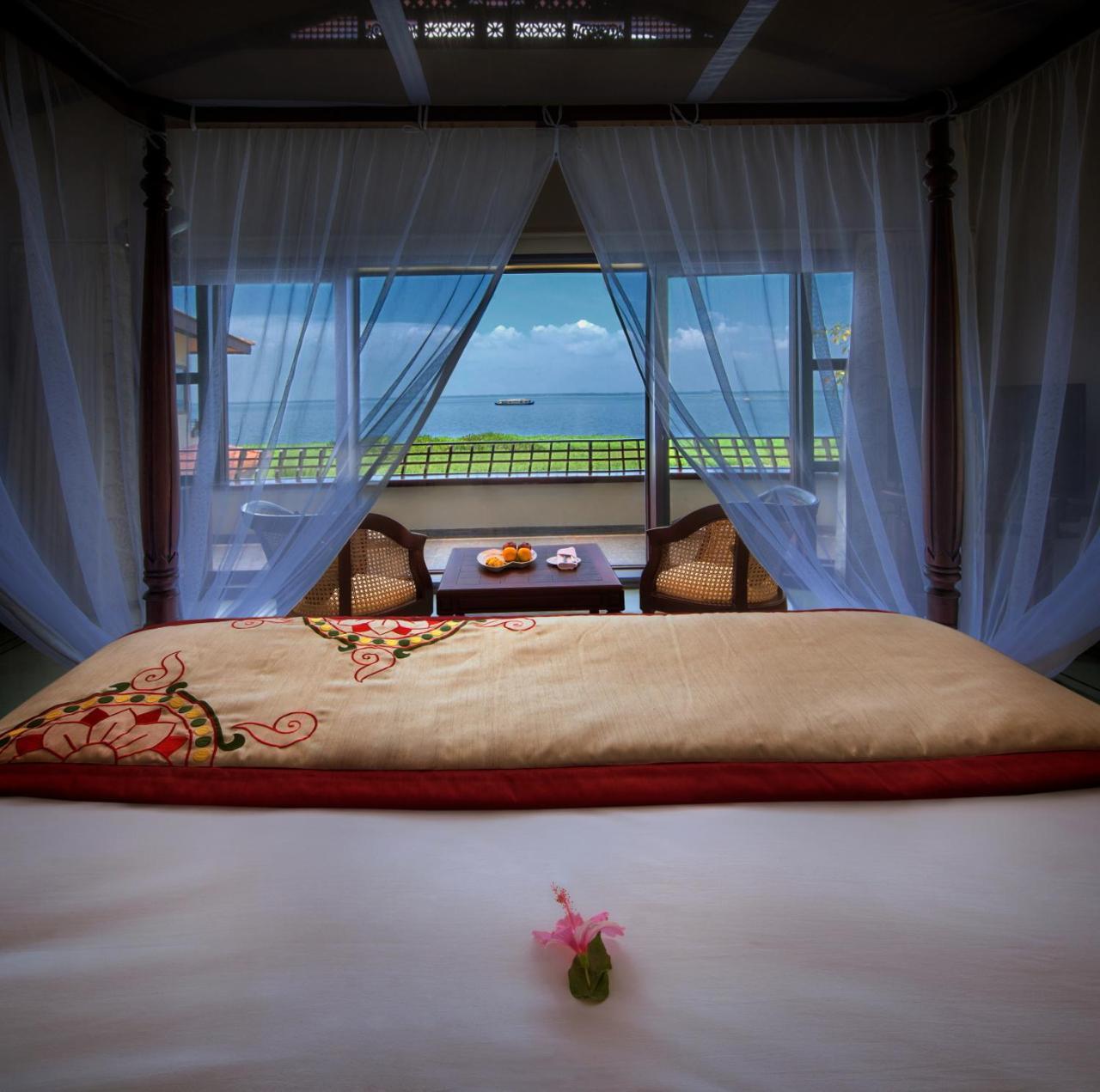 Niraamaya Wellness Retreats Backwaters And Beyond Kumarakom Buitenkant foto
